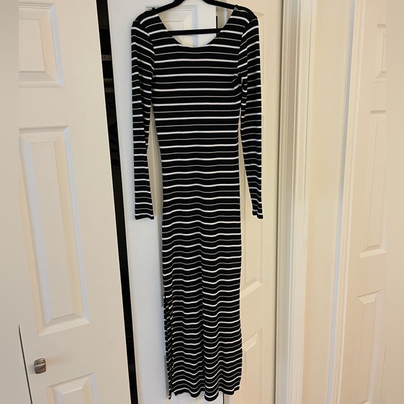 Amuse Society 🖤🤍🖤 Camille Dress from Revolve XS - Picture 3 of 5